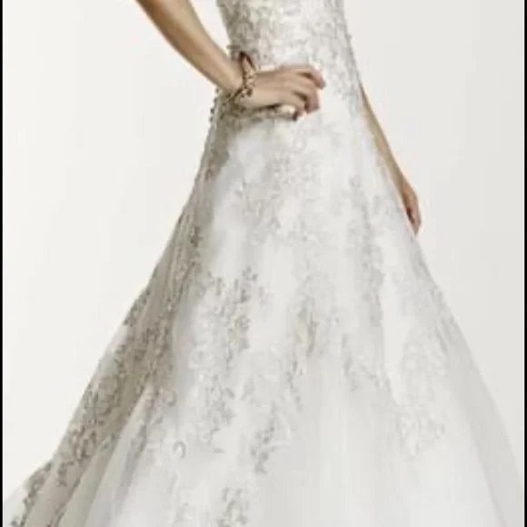 Jewel by David’s Bridal. Beautiful wedding dress!!! Off-white size 6. - Picture 3 of 6